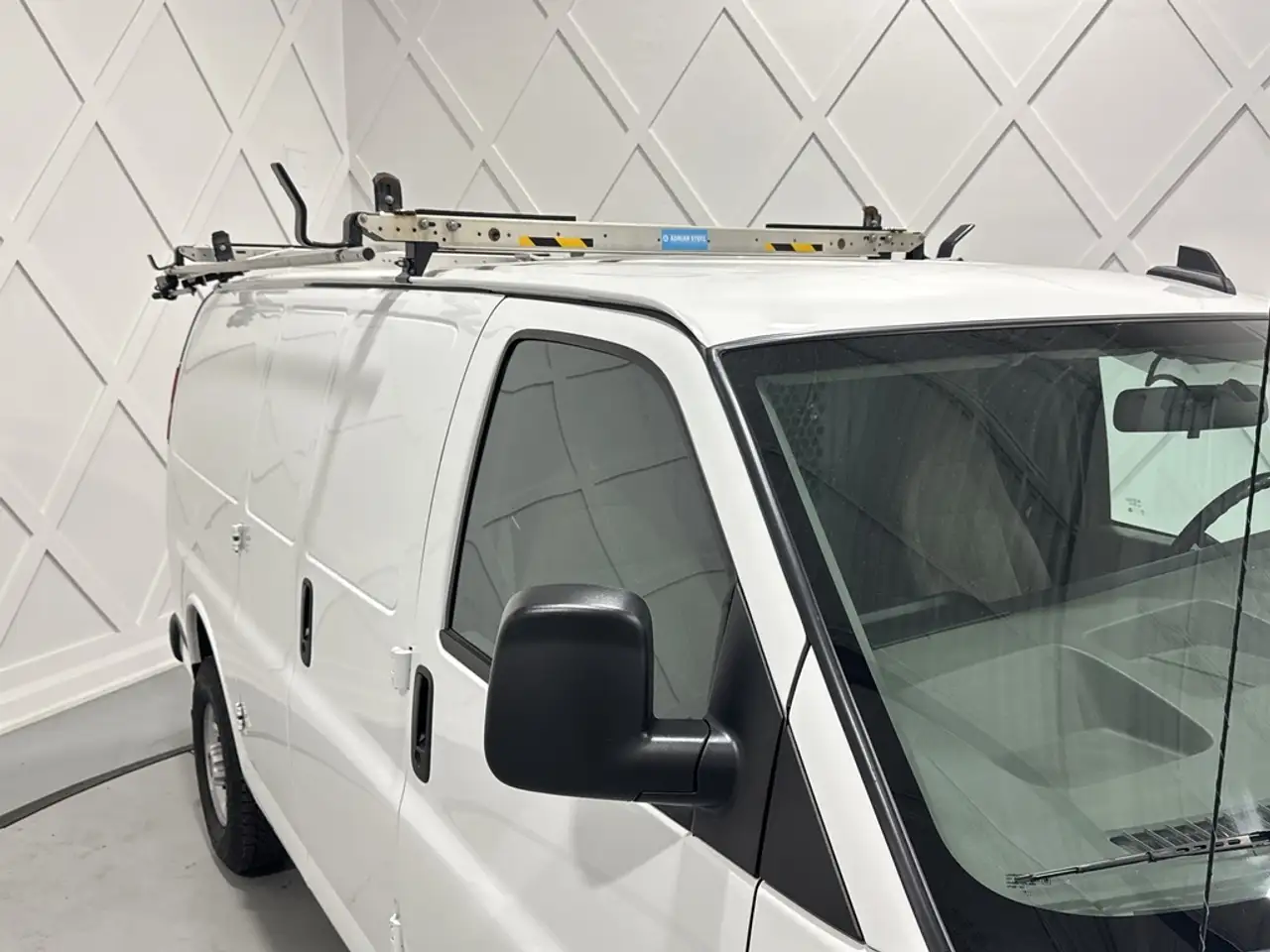 GMC Savana снимка GMC Savana