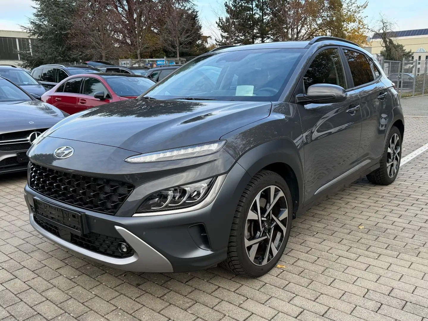 Hyundai KONA Prime 1.6 T-GDI*KAM*AssitenzP*HUD *SHZ*LED Grau - 2
