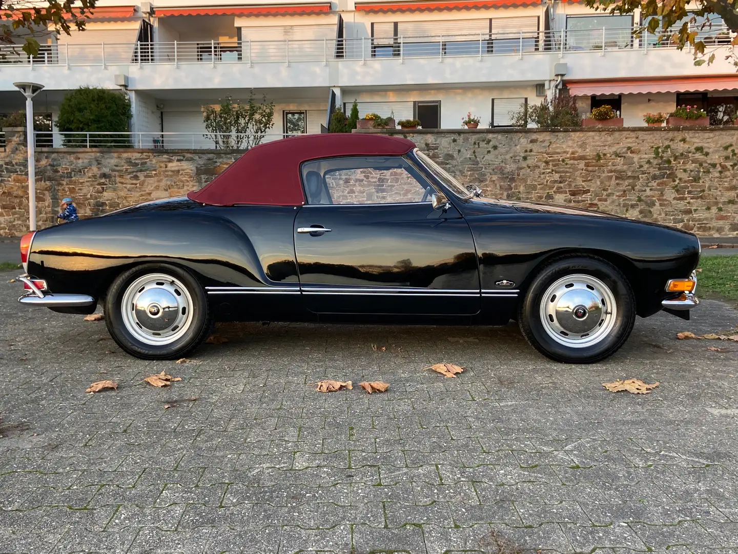 Volkswagen Karmann Ghia Cabriolet,  historisches Tuning, Top Karosserie Negru - 2