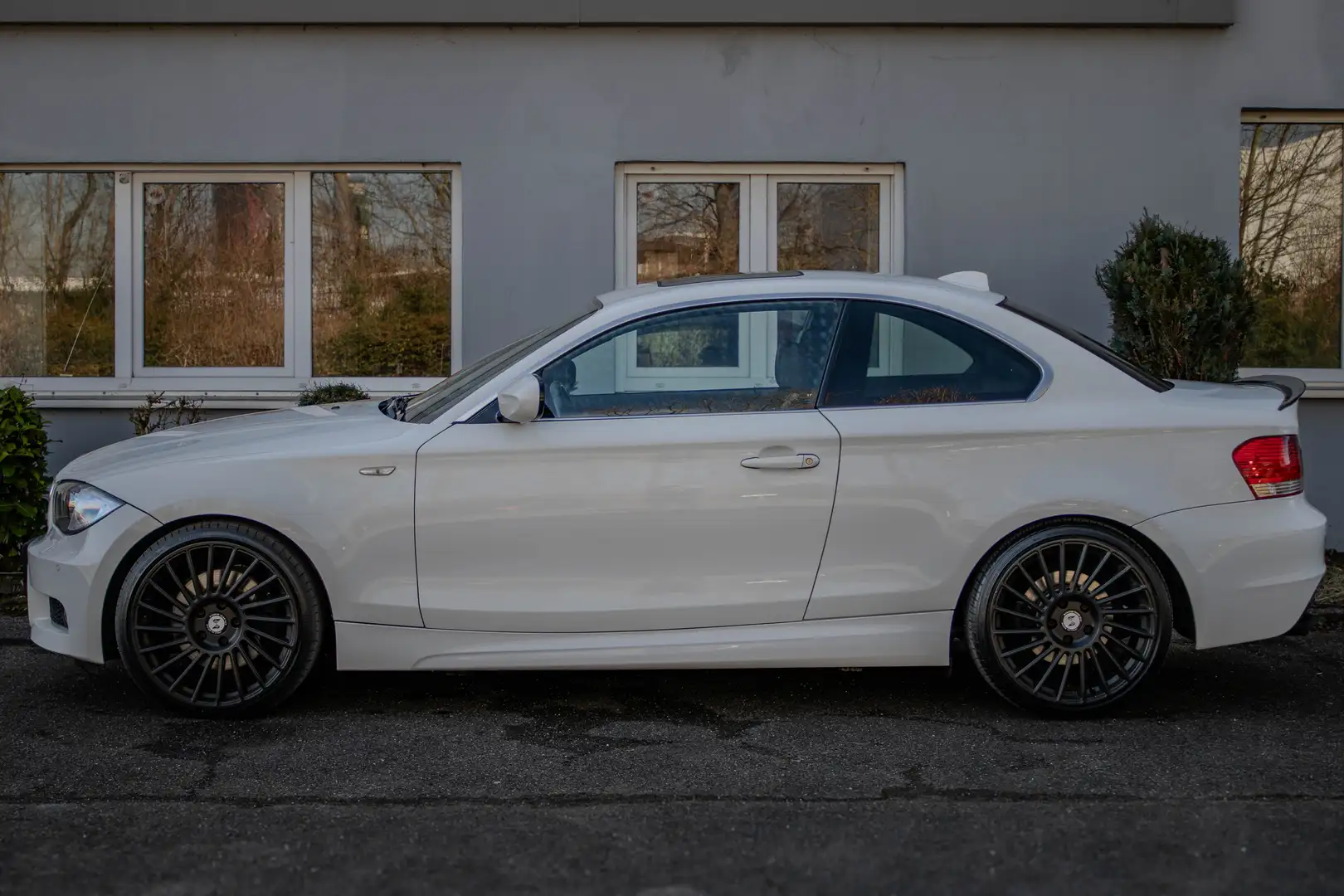 BMW 123 Coupe M-PAKET AUTOMATIK LEDER XENON NAVI KEYLESS Blanco - 2