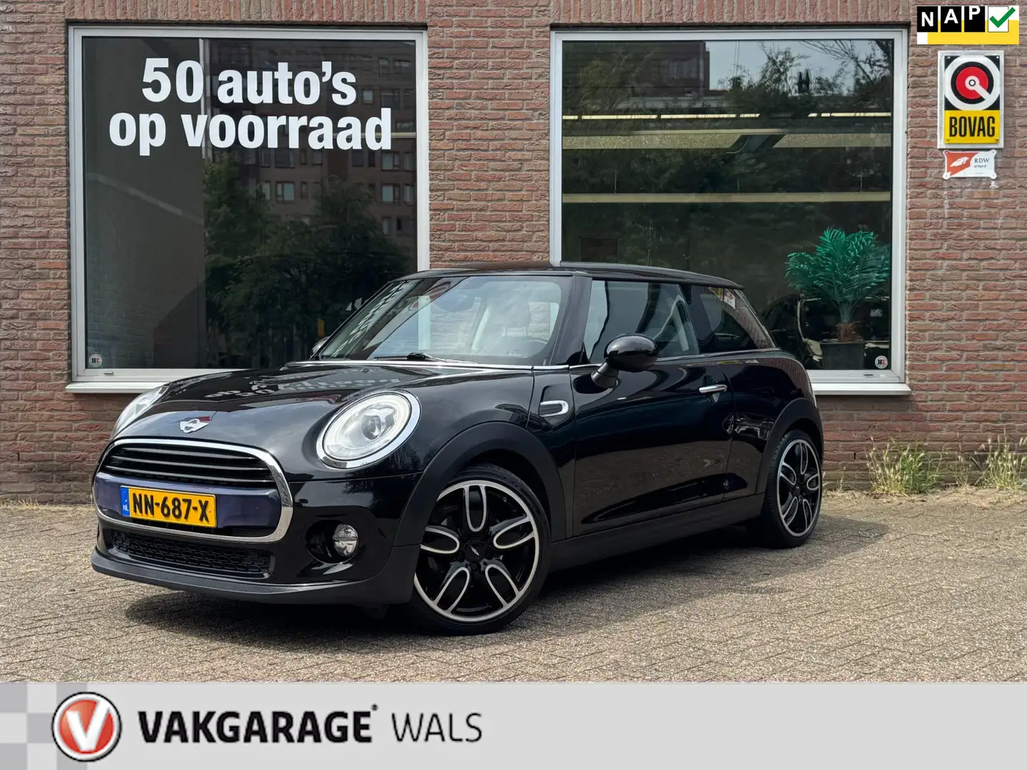 MINI Cooper Mini 1.5 SERIOUS BUSINESS | NAVI | AIRCO | JCW VEL Noir - 1