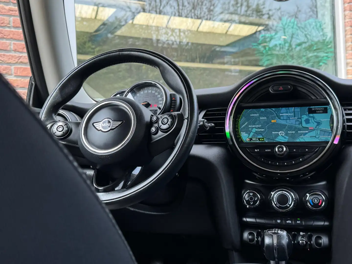MINI Cooper Mini 1.5 SERIOUS BUSINESS | NAVI | AIRCO | JCW VEL Noir - 2
