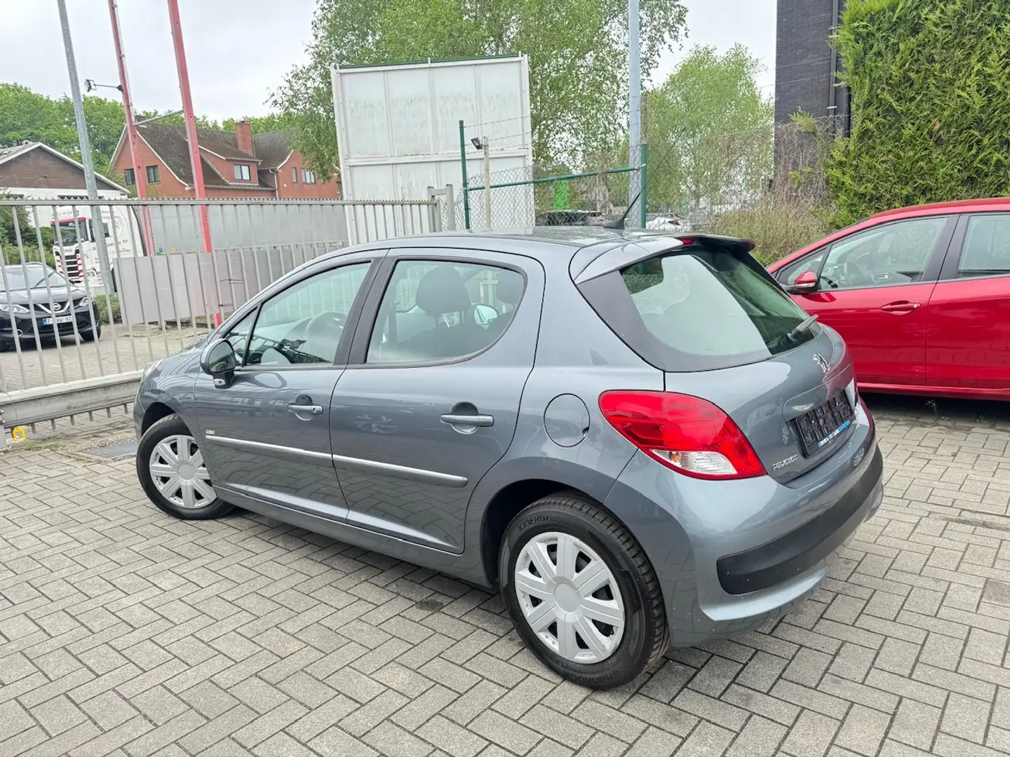 Peugeot 207 1.6 HDi X Line 99g FAP !! Airco - Cruis Control !! Gris - 2