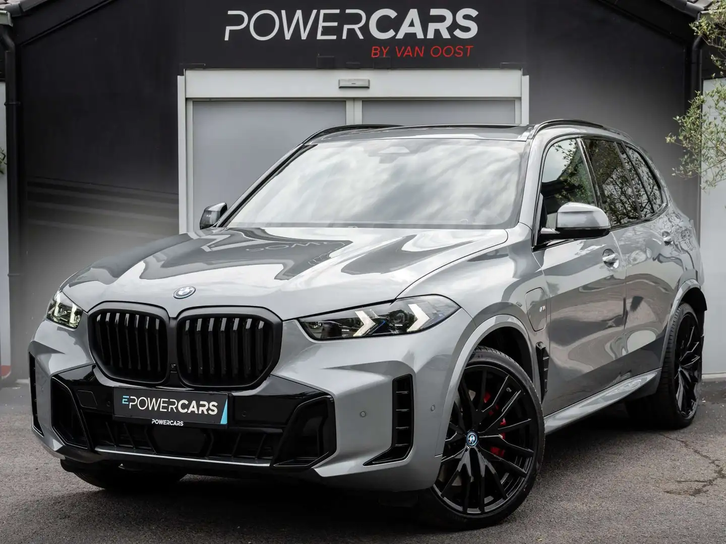 BMW X5 50e  M Sport Pro  Pano  HUD Grijs - 1