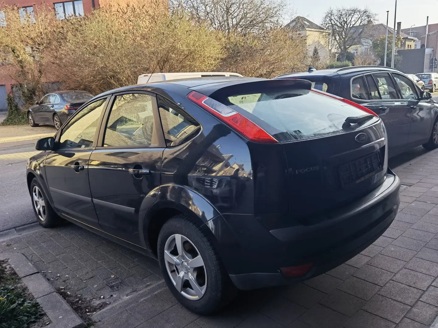 Ford Focus 1.8 i EURO 4 ESSENCE Gris - 1