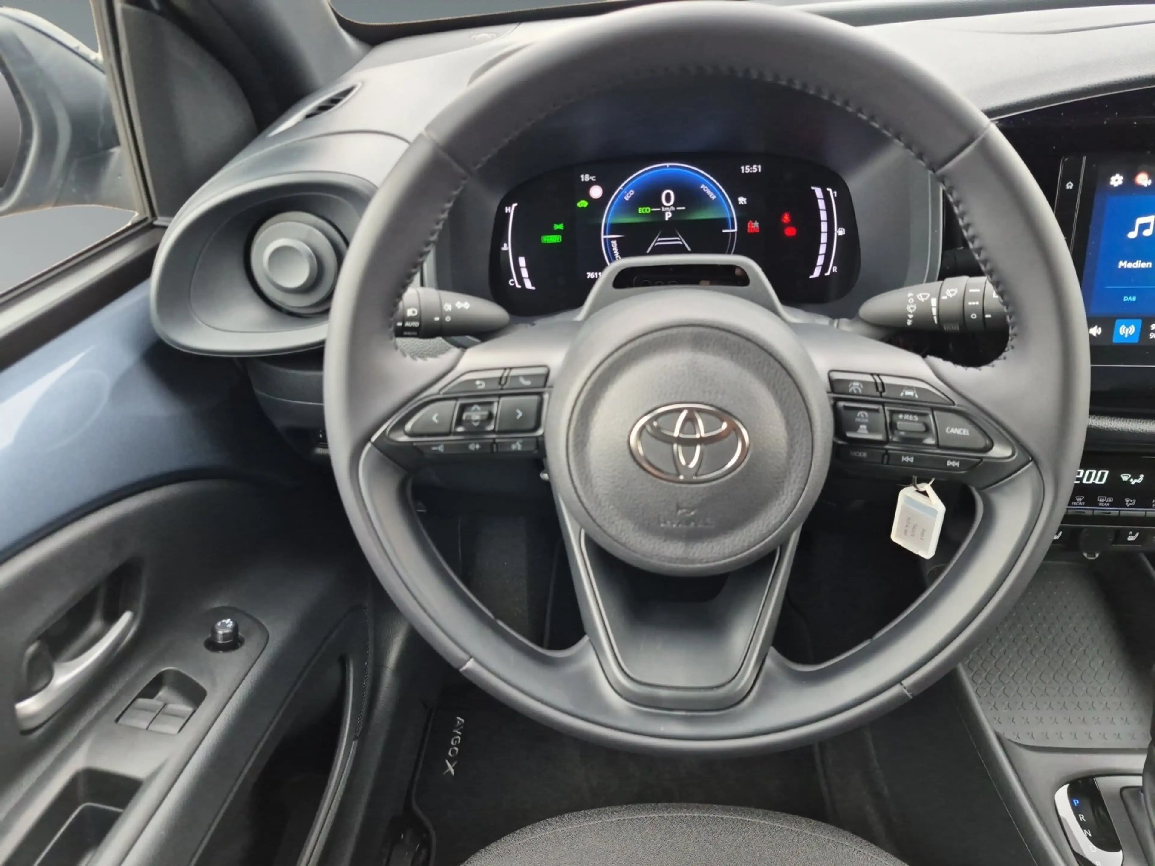 Toyota Aygo X 1.5 Hybrid Active Kamera+ACC+SHZ+LM — photo 13