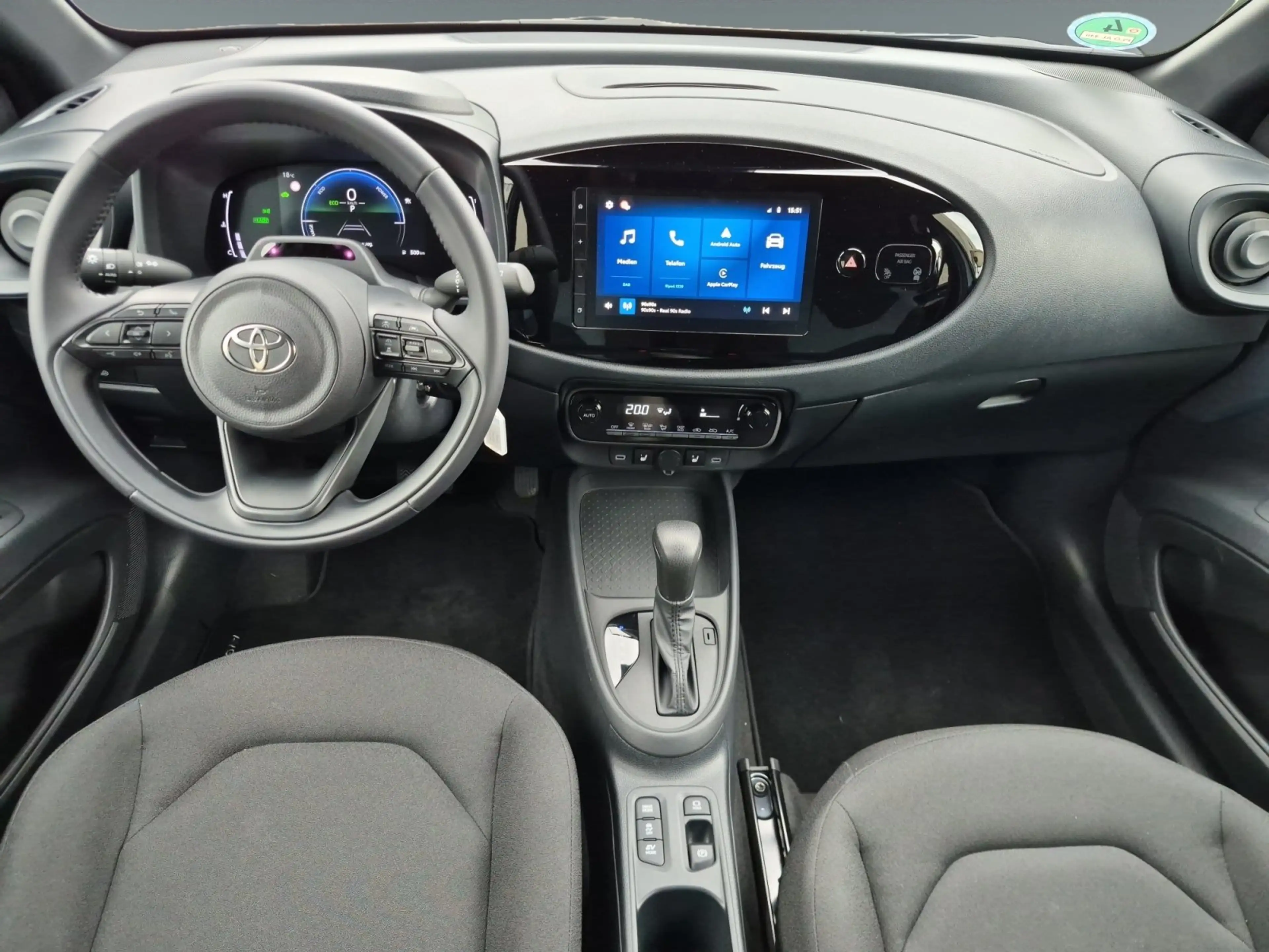 Toyota Aygo X 1.5 Hybrid Active Kamera+ACC+SHZ+LM — photo 11