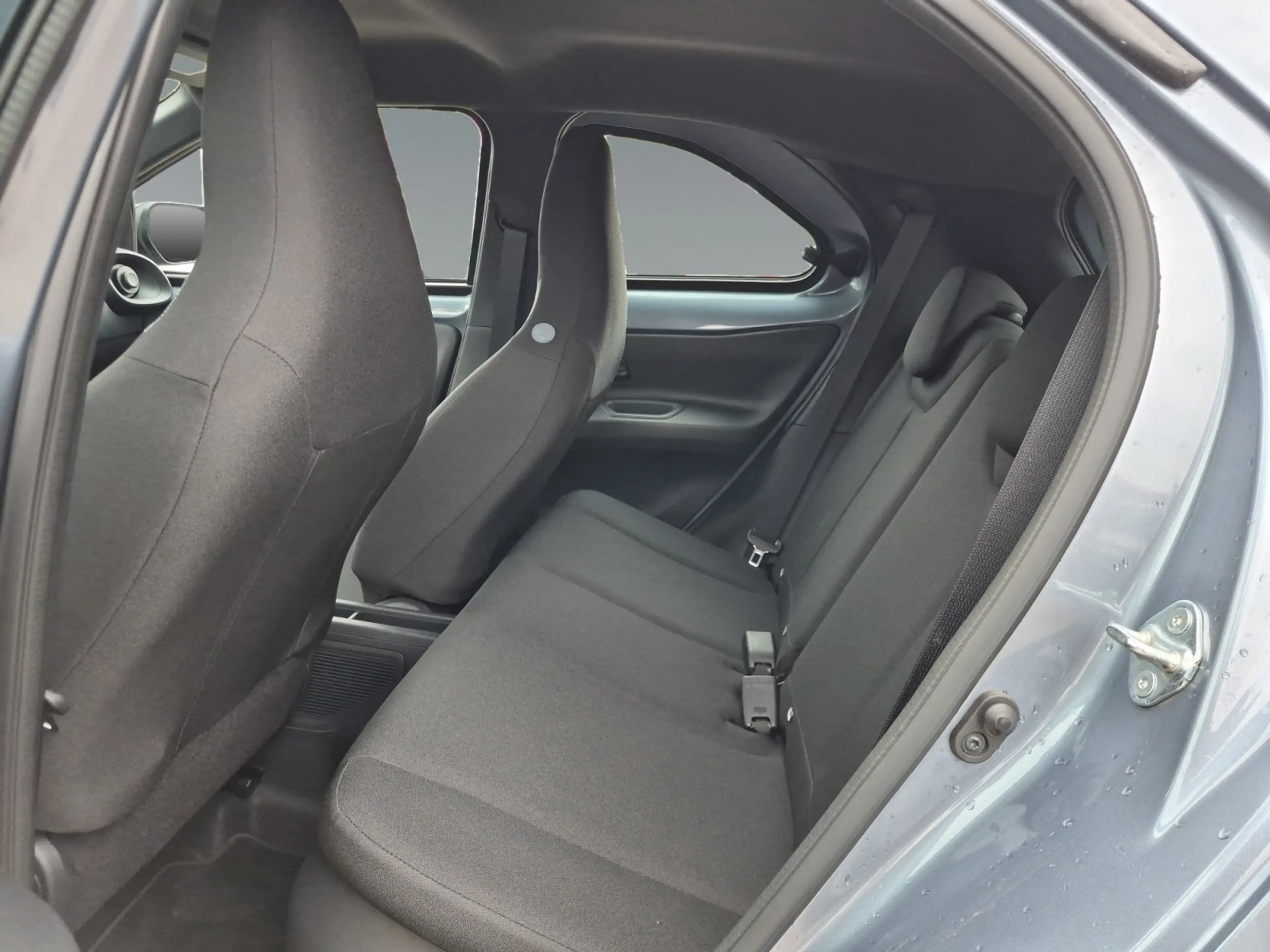 Toyota Aygo X 1.5 Hybrid Active Kamera+ACC+SHZ+LM — photo 14