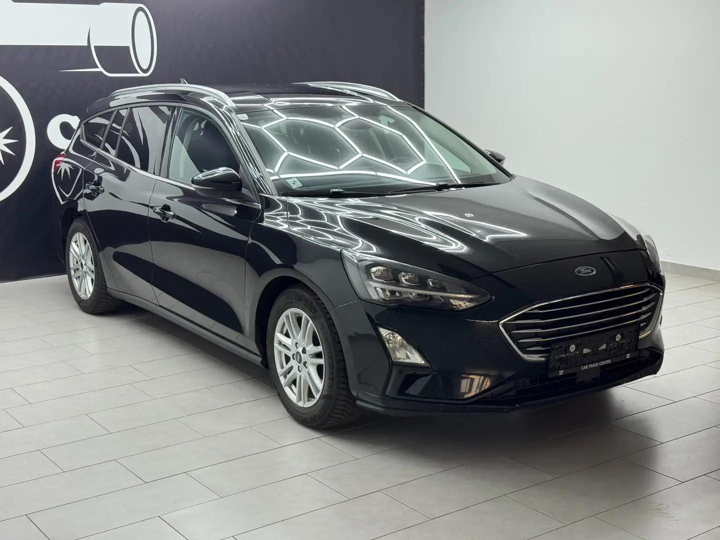 Ford Focus Focus Traveller 1,5 EcoBlue Titanium Schwarz - 2