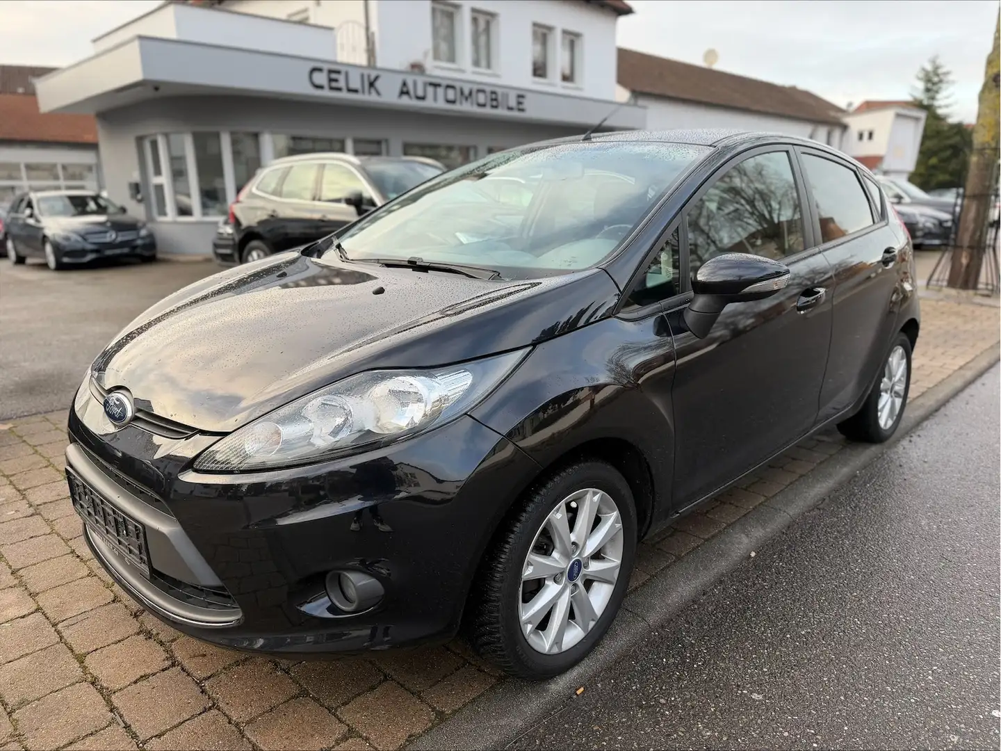 Ford Fiesta Trend Klima TÜV 08/2026 Schwarz - 1