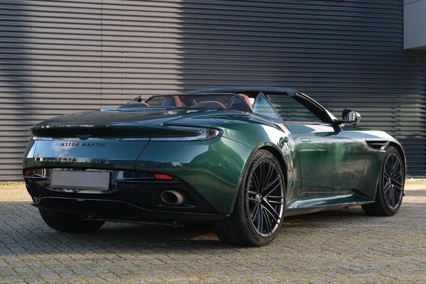 Aston Martin DB12 4.0 V8 Volante - 2