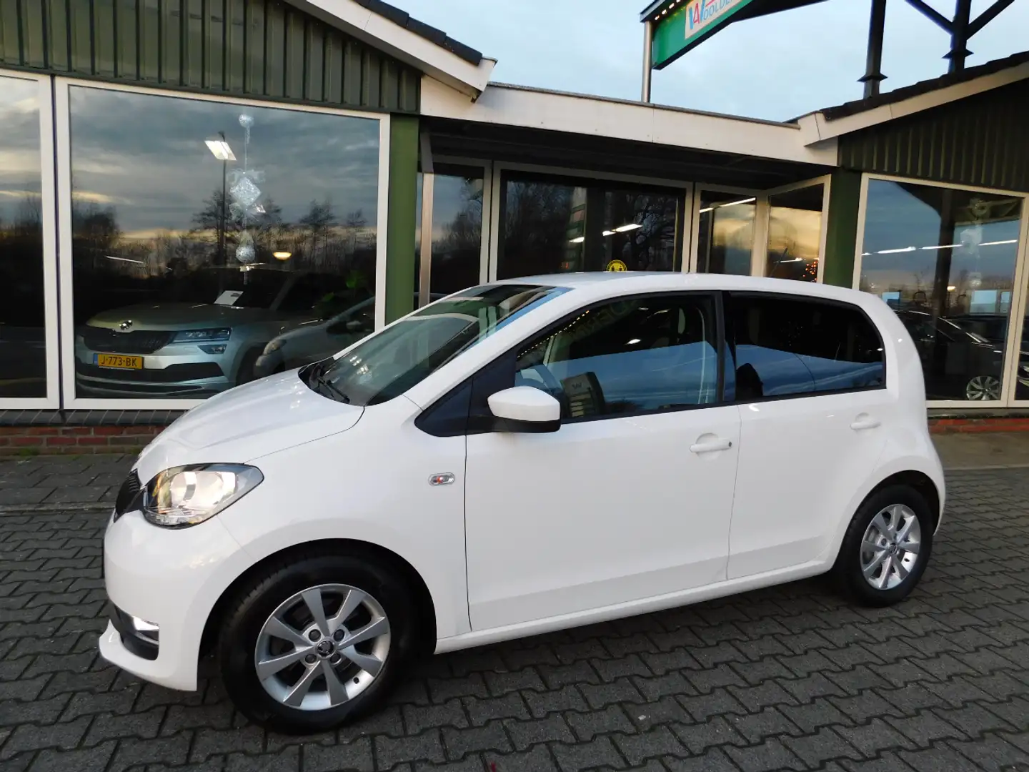 Skoda Citigo 1.0 60PK AMBITION!! All-in Prijs! Cruise! LMV! Blanc - 1