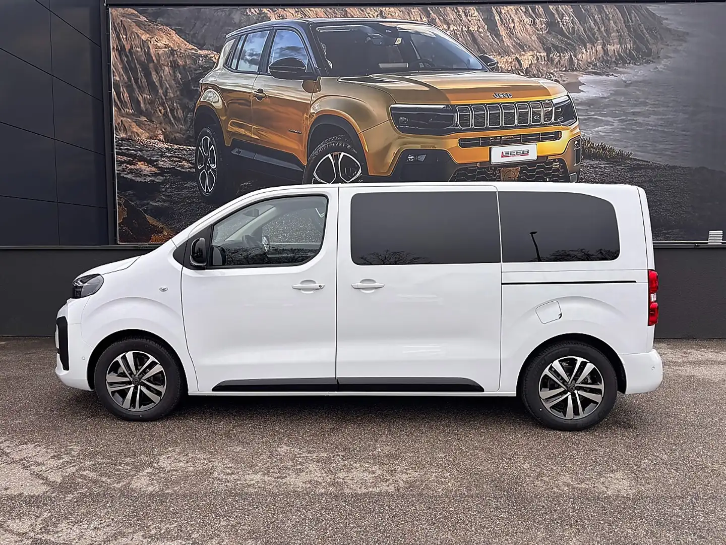 Peugeot Traveller Premium BlueHDi 180 Standard EAT8 inkl. VIP 4 S... Weiß - 2