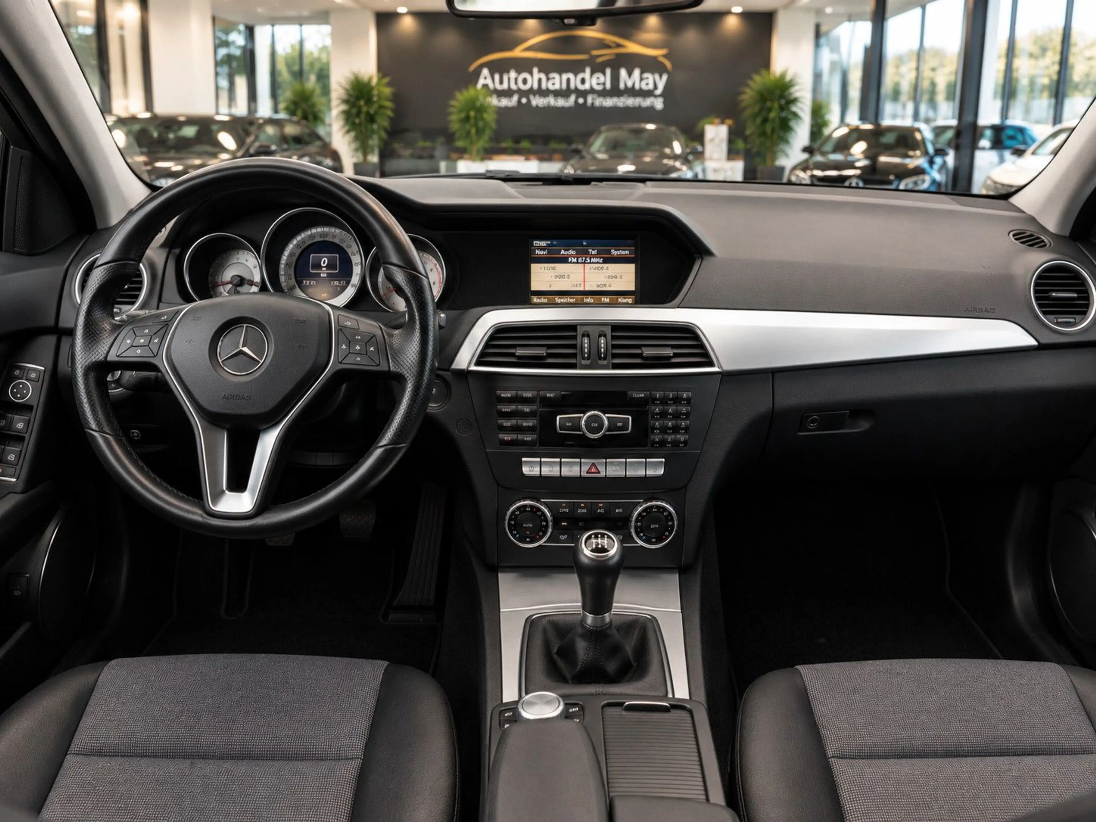 Mercedes-Benz C 180 Avantgarde CGI BlueEfficiency — photo 6