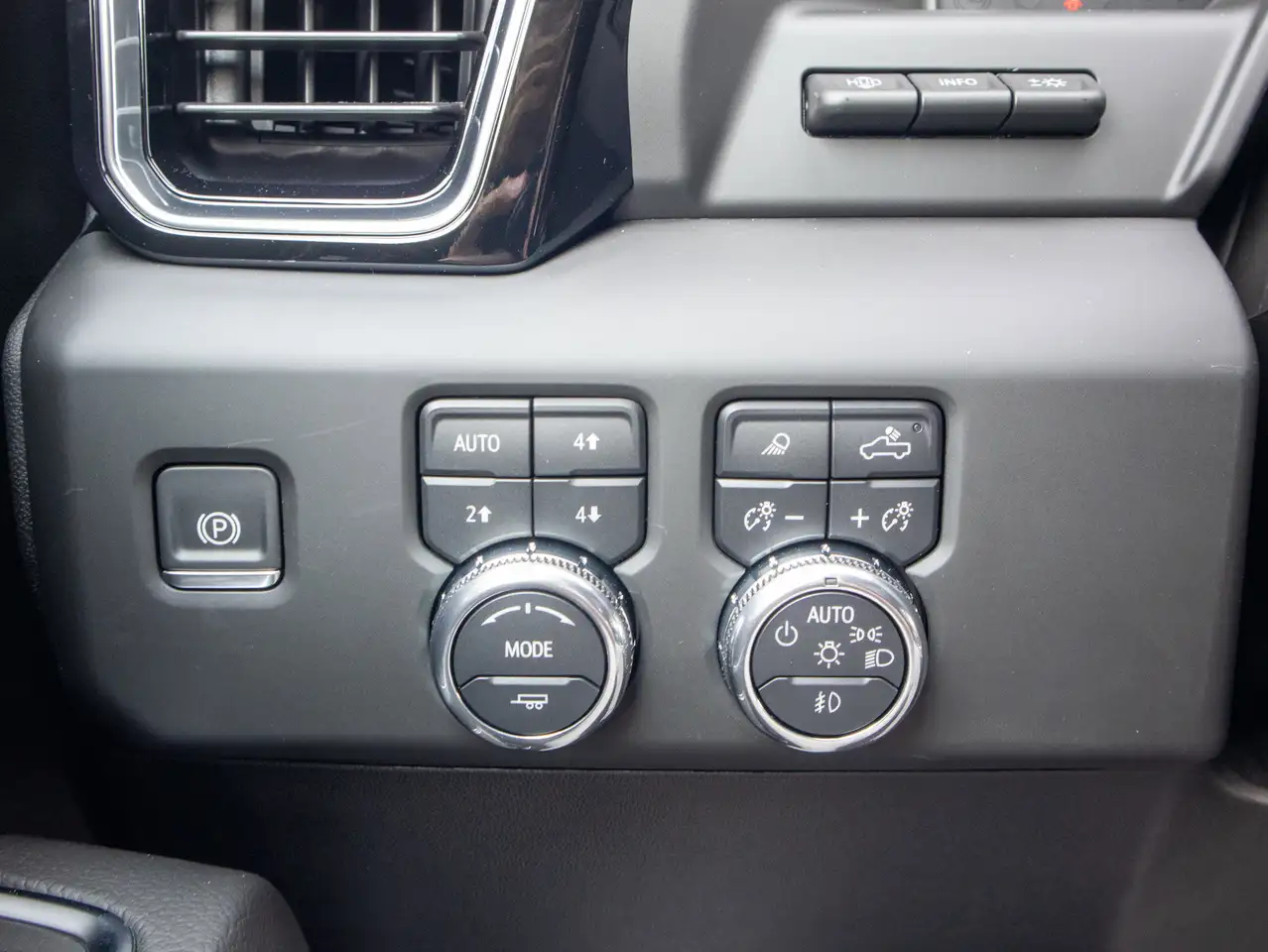 GMC Sierra 2500HD снимка GMC Sierra 2500HD