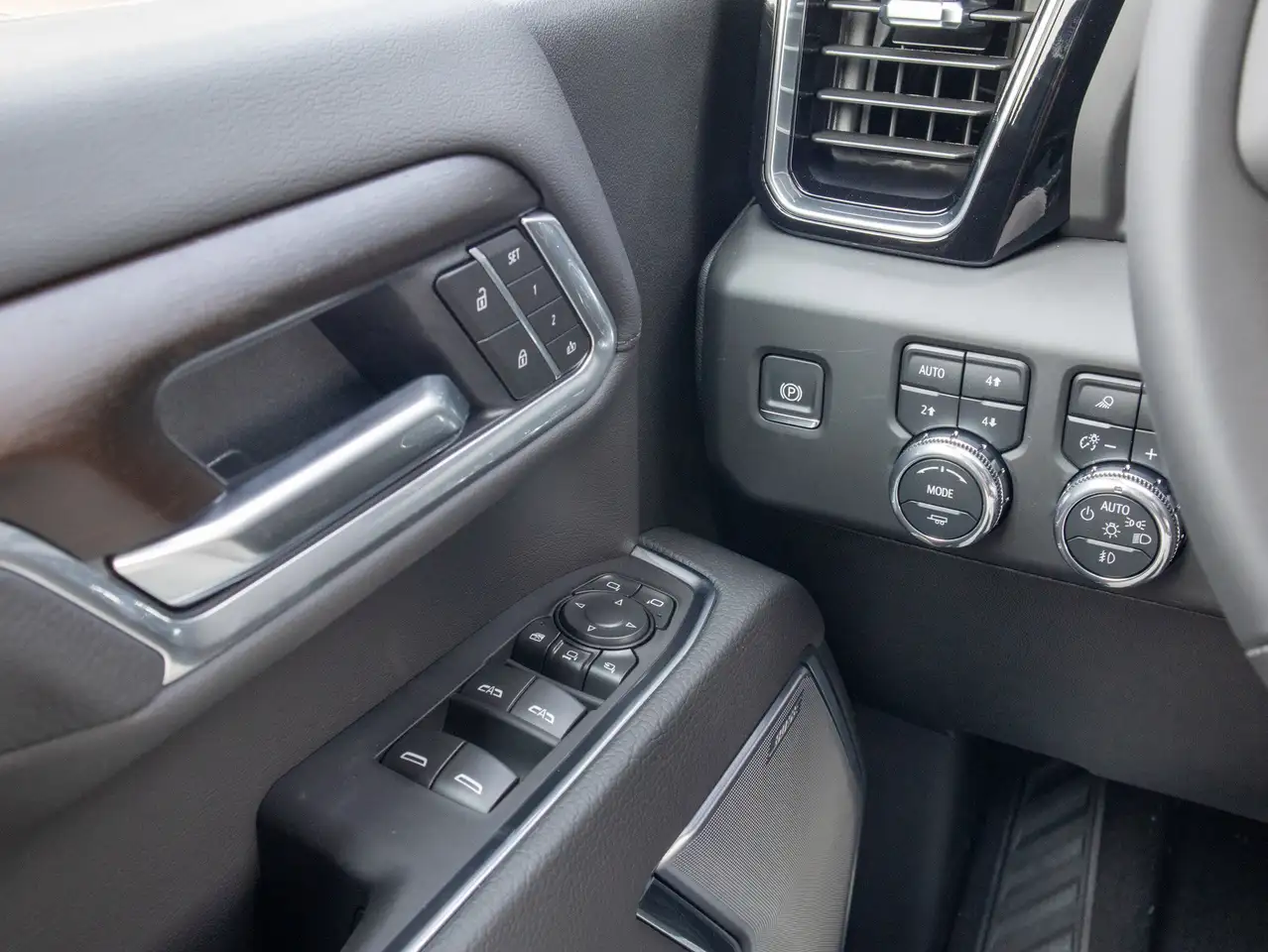 GMC Sierra 2500HD снимка GMC Sierra 2500HD