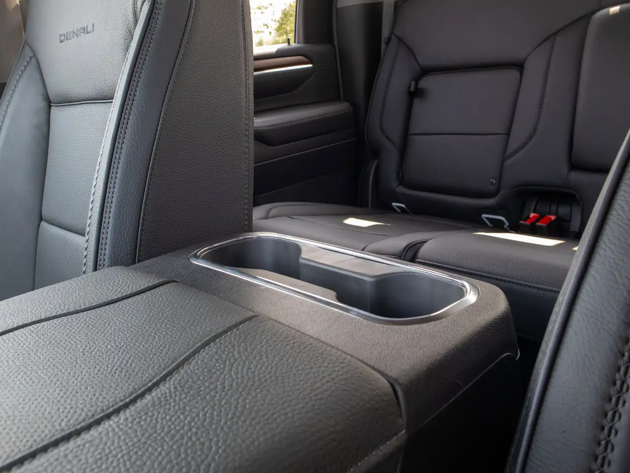 GMC Sierra 2500HD снимка GMC Sierra 2500HD