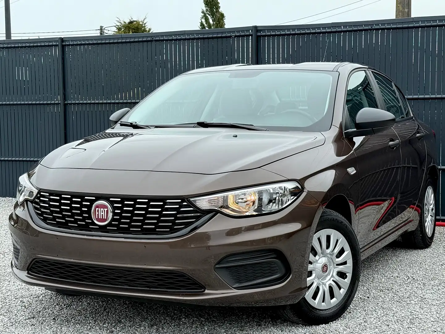 Fiat Tipo 1.3 MultiJet / Euro6b / AirCo / 1 Main / Etat Neuf Brun - 1
