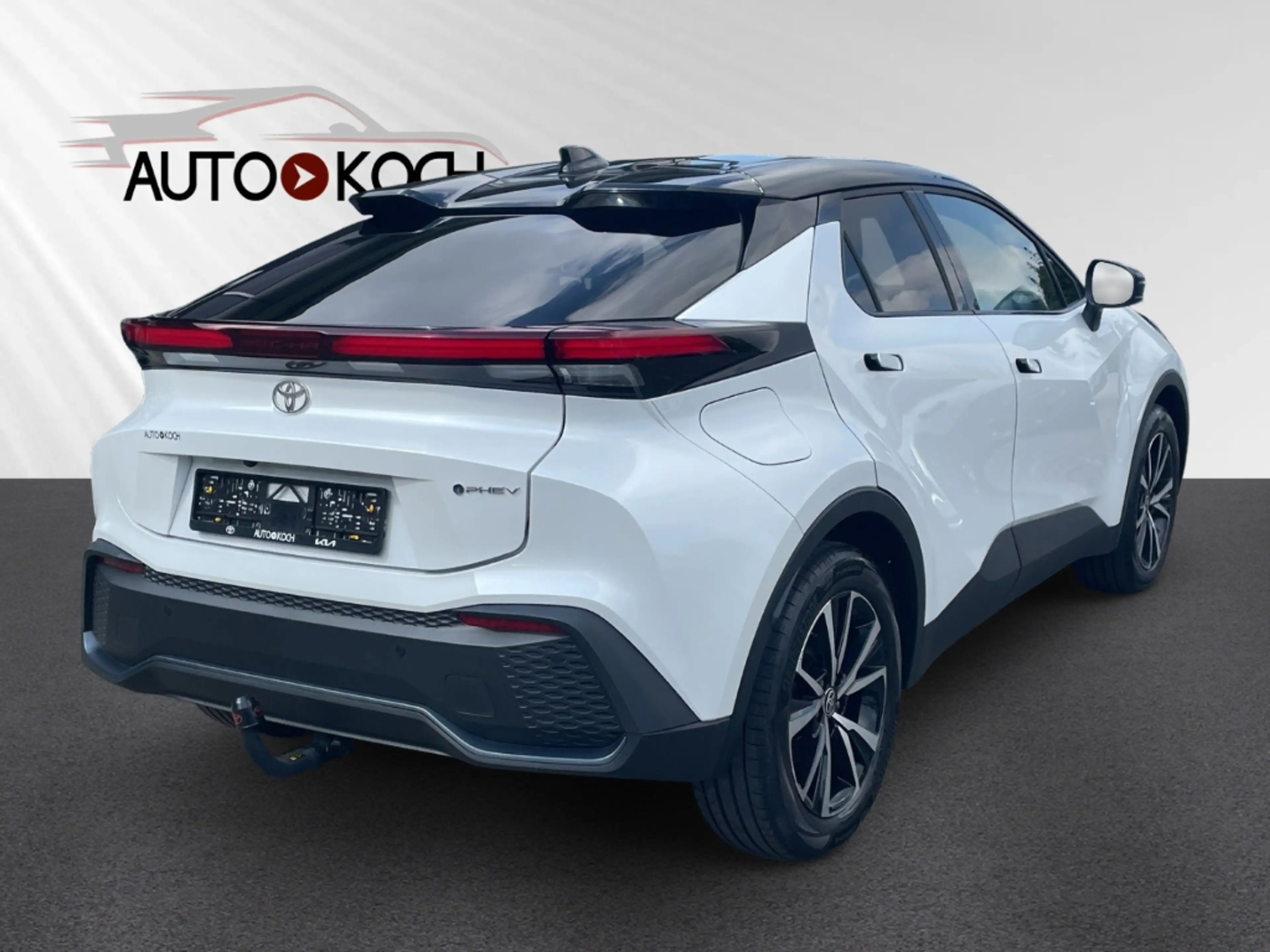 Toyota C-HR Plug-In Hybrid FWD Teamplayer — photo 5