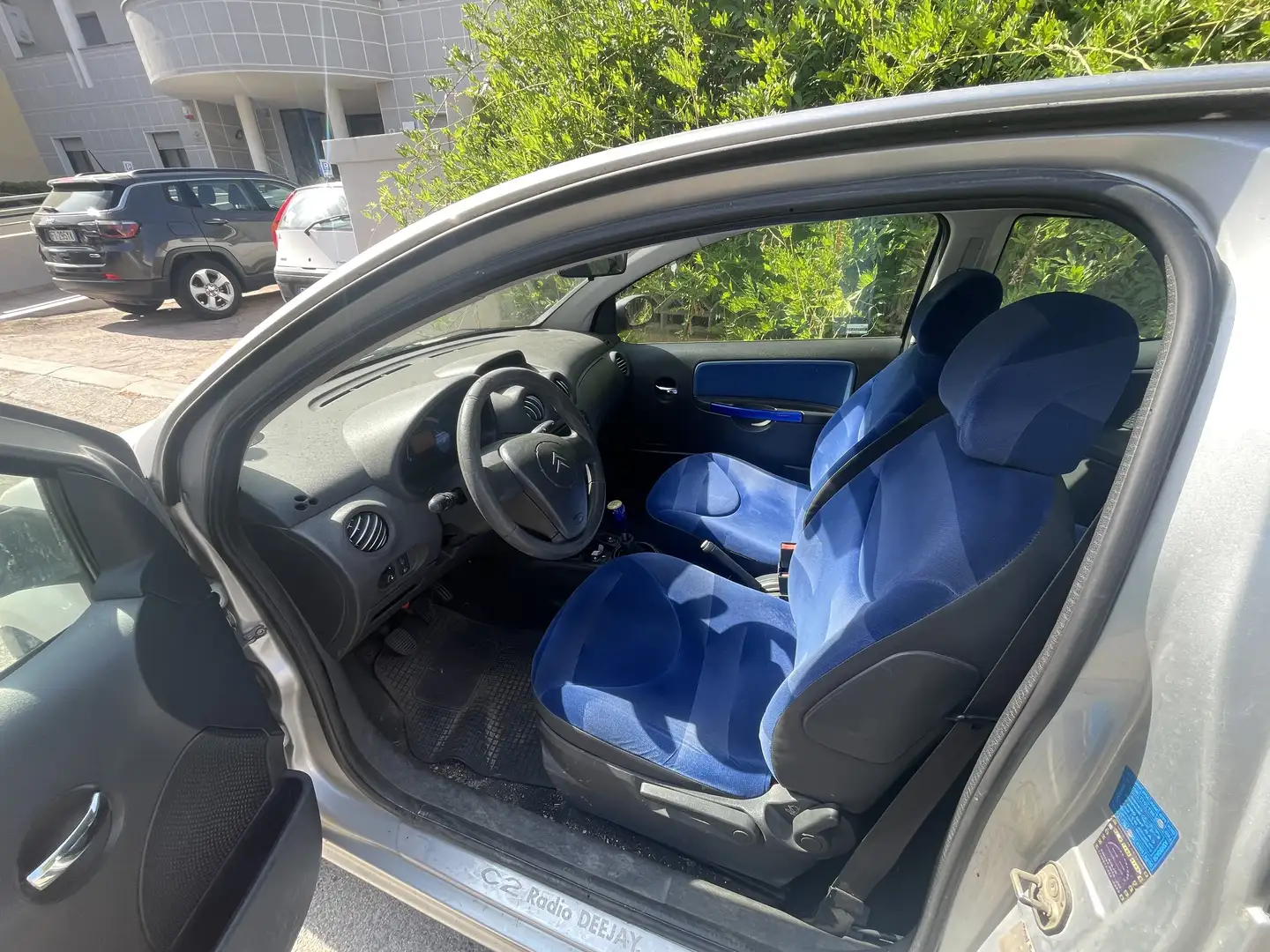 Citroen C2 1.1 Elegance Deejay c/abs - 1