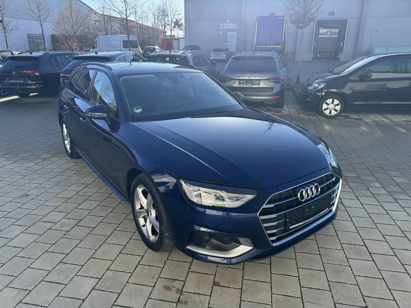 Audi A4 Avant 35 TDI *TOP-Ausstattung* ADVANCED Bleu - 1
