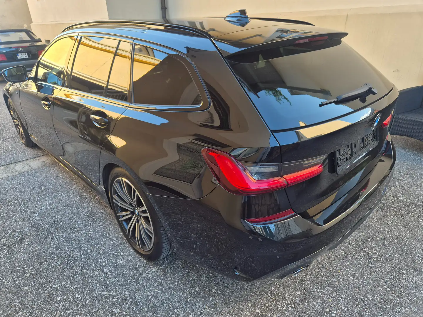 BMW 316 2.0d Touring M-Paket innen und außen Schwarz - 2
