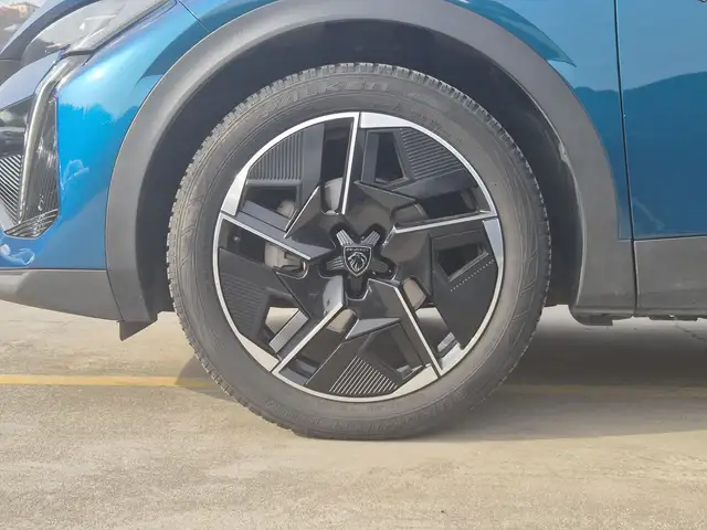 Peugeot 408 view 13