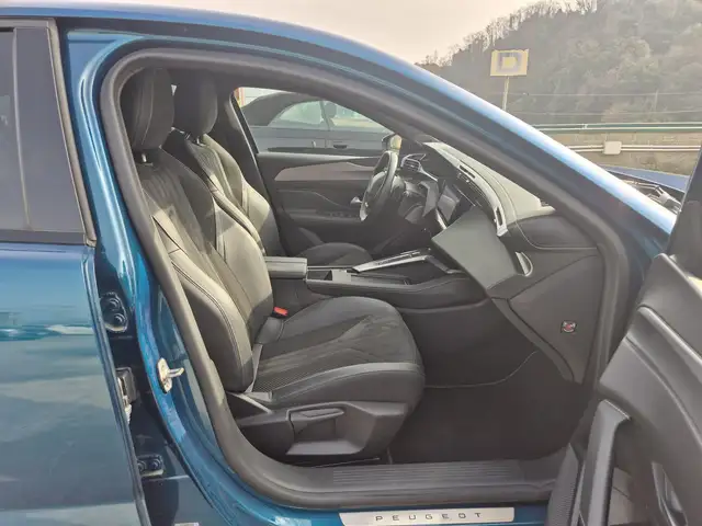 Peugeot 408 view 9