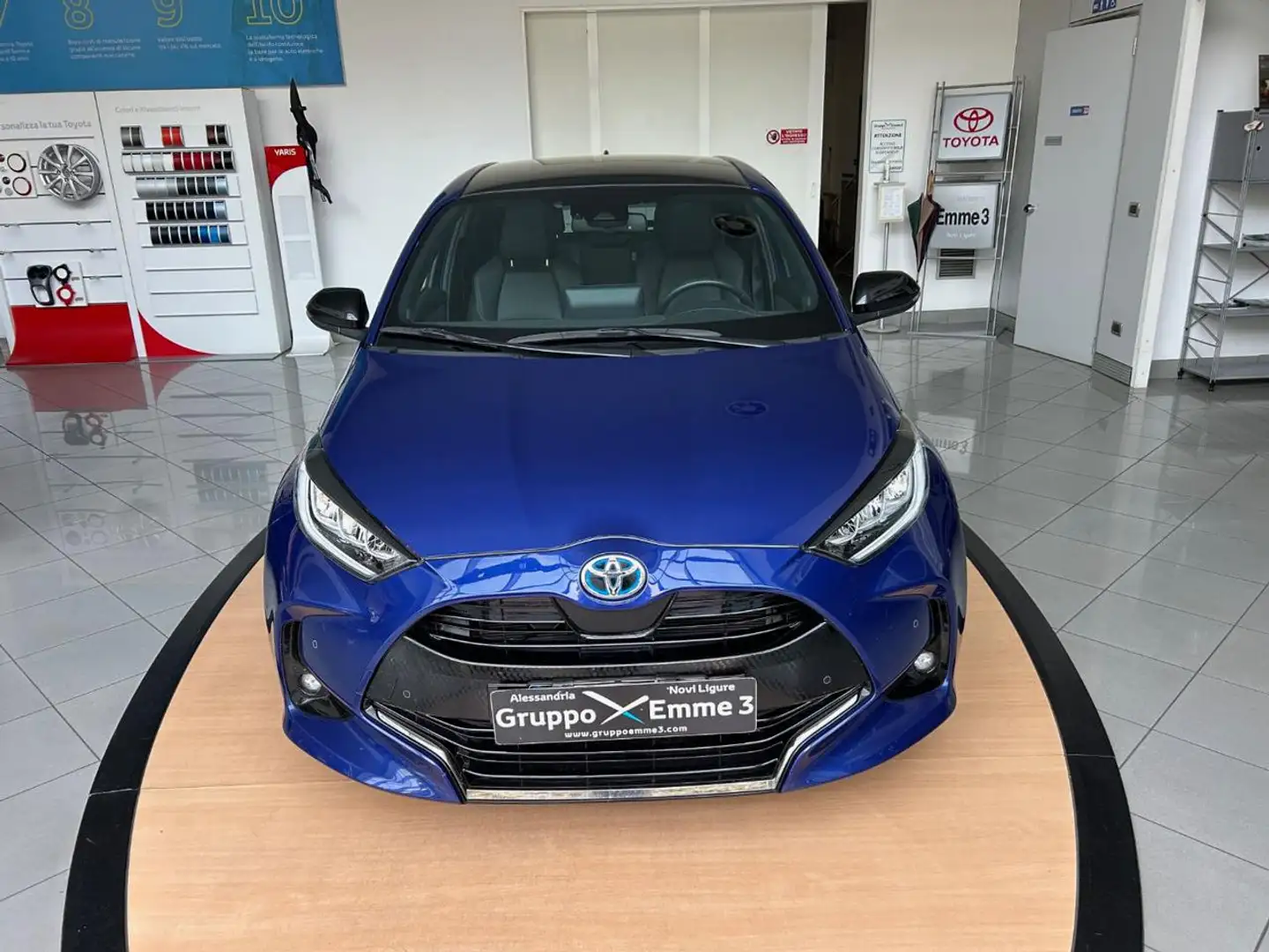 Toyota Yaris 1.5 Hybrid 5 porte Lounge Blu/Azzurro - 1