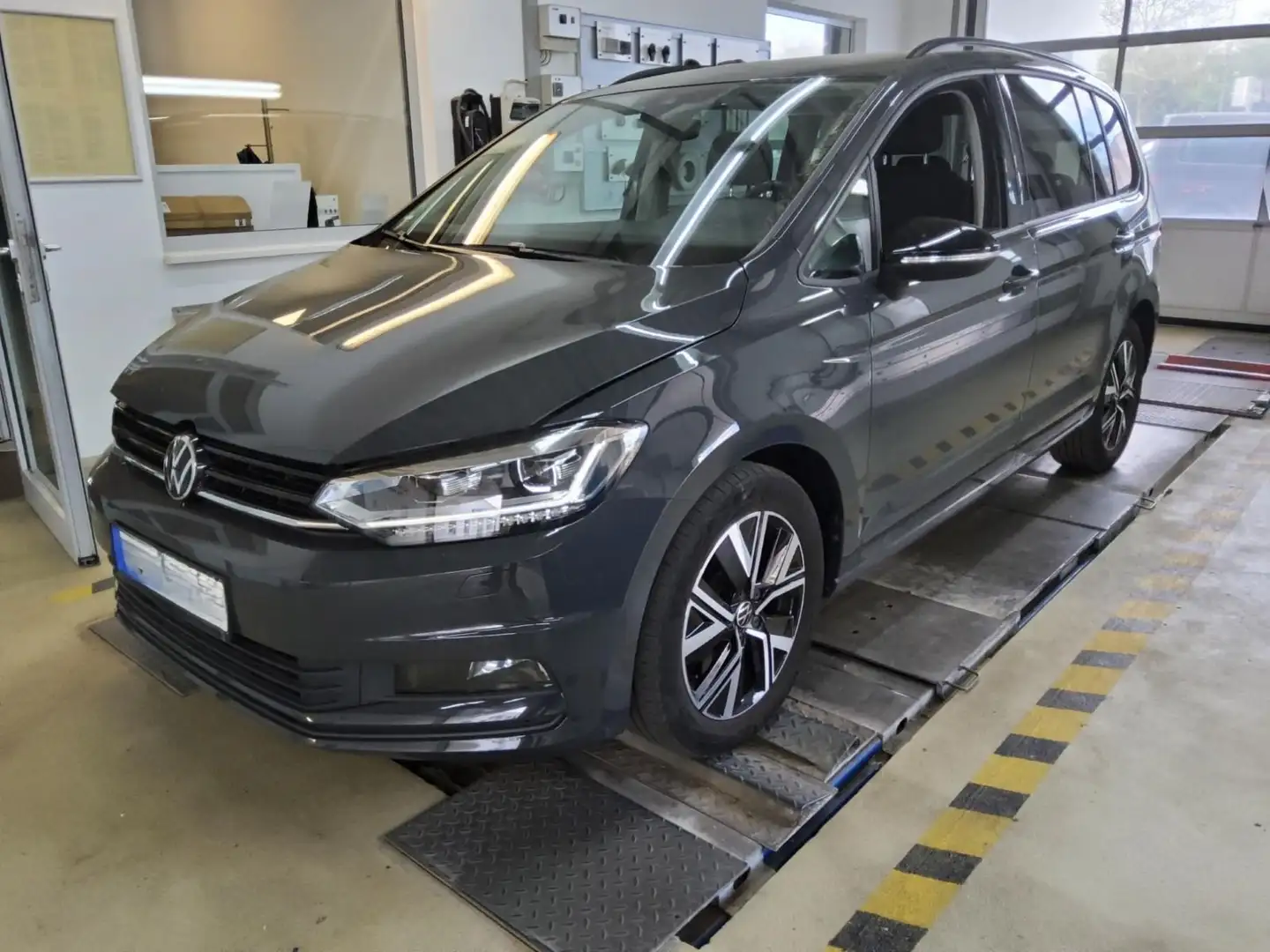 Volkswagen Touran 2.0 TDI LED ACC Sitzheizung Massagesitze Grau - 2