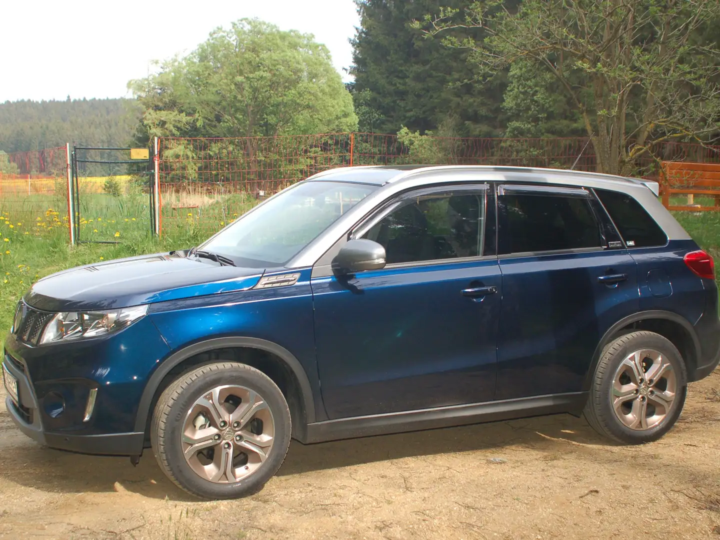 Suzuki Vitara Vitara 1,6 VVT 4WD JACQUES LEMANS Edition Blau - 1