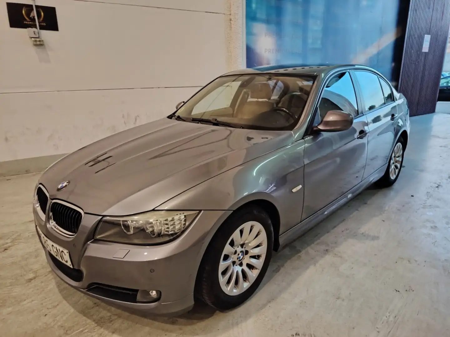 BMW 320 320d Grau - 1
