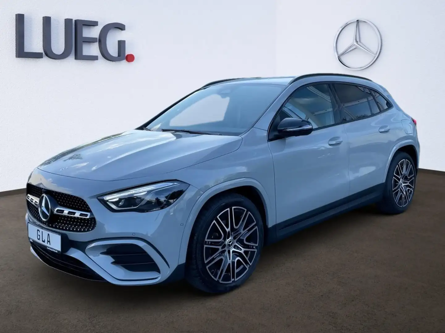 Mercedes-Benz GLA 200 AMG-SPECIAL-EDITION+360°KAMERA+AHK+SOUND Grau - 2