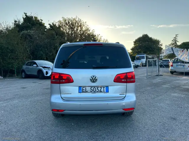 Volkswagen Touran view 19