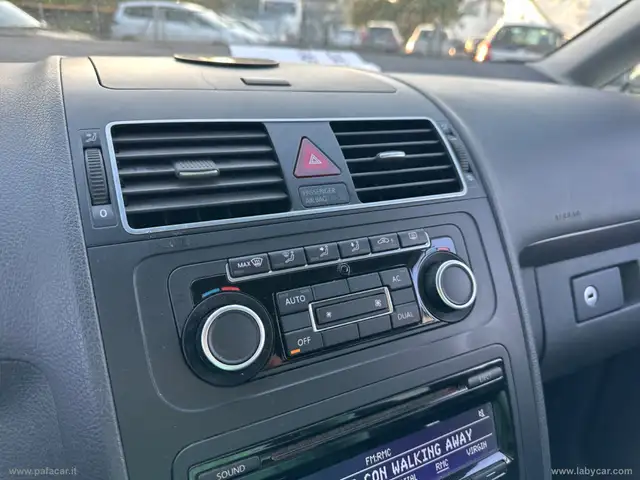 Volkswagen Touran view 10