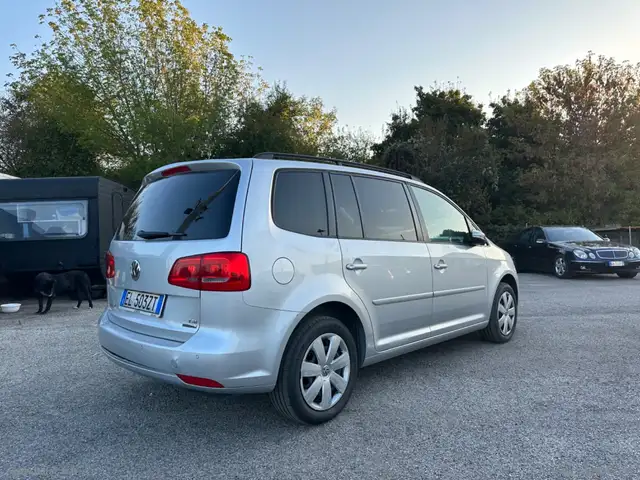 Volkswagen Touran view 20