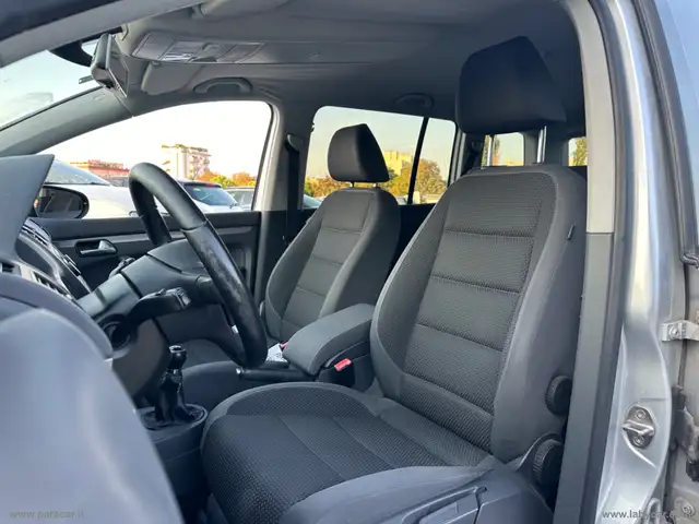 Volkswagen Touran view 7
