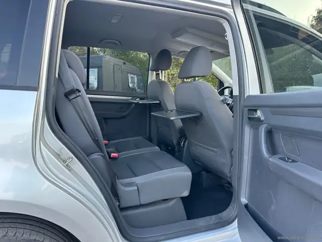 Volkswagen Touran view 17