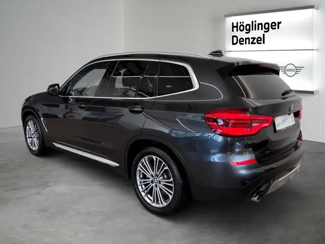 BMW X3 view 10