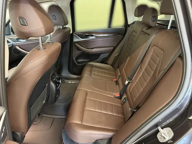 BMW X3 view 7