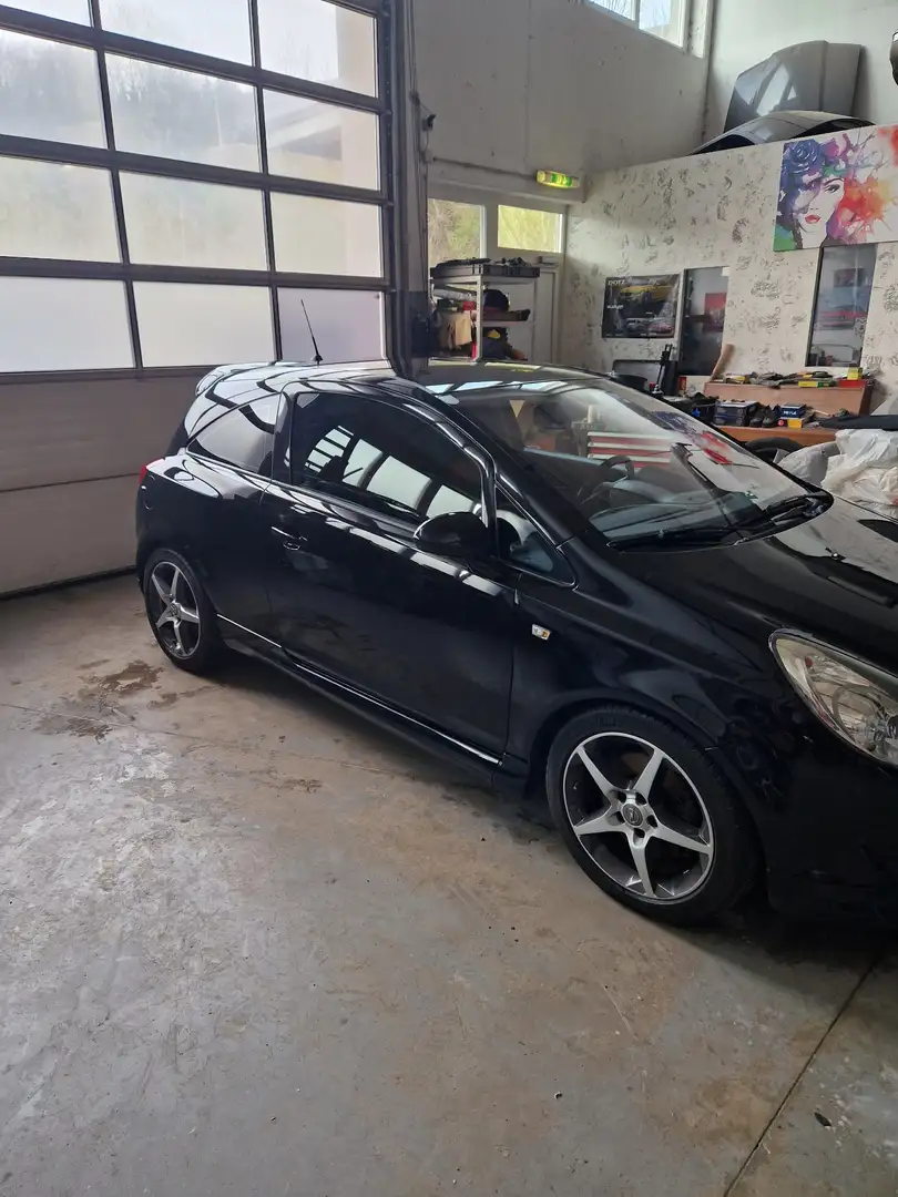 Opel Corsa 1,6 Turbo GSI Schwarz - 1