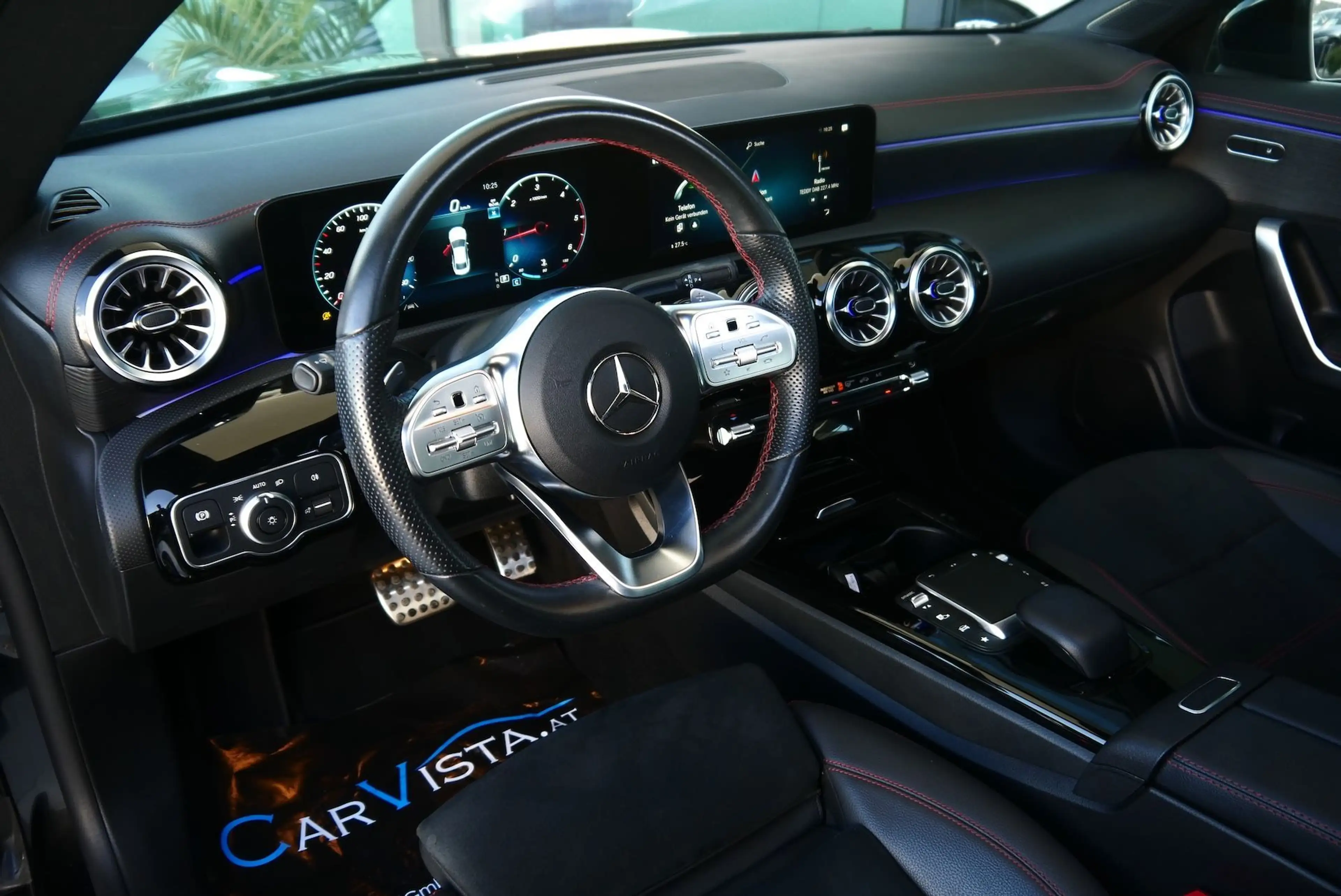 Mercedes-Benz CLA 220 d AMG Line Aut. *Panorama-Widescreen* — photo 12