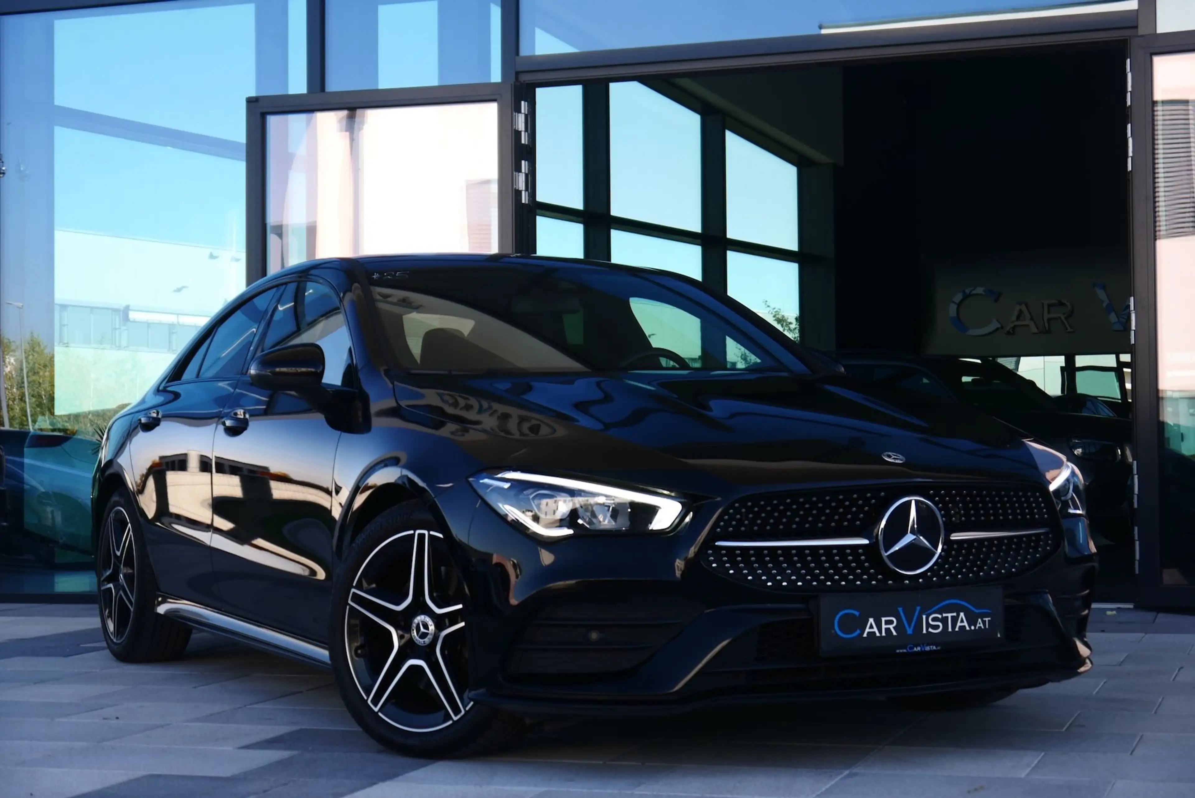 Mercedes-Benz CLA 220 d AMG Line Aut. *Panorama-Widescreen* — photo 5
