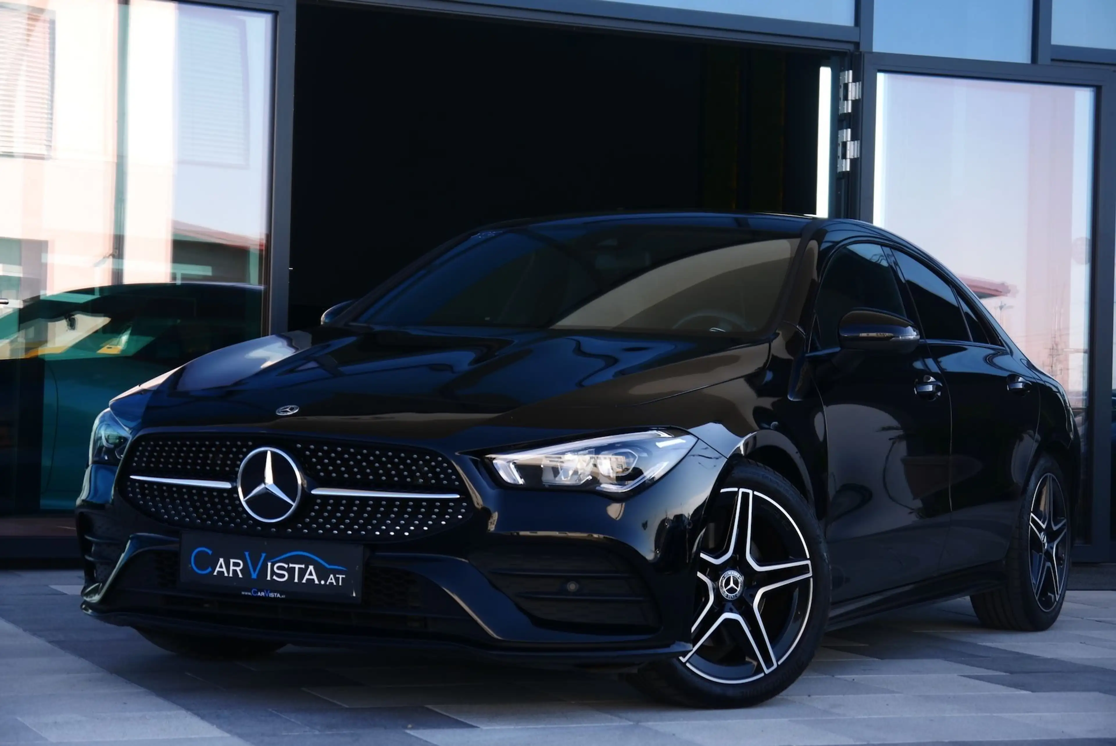 Mercedes-Benz CLA 220 d AMG Line Aut. *Panorama-Widescreen* — photo 2