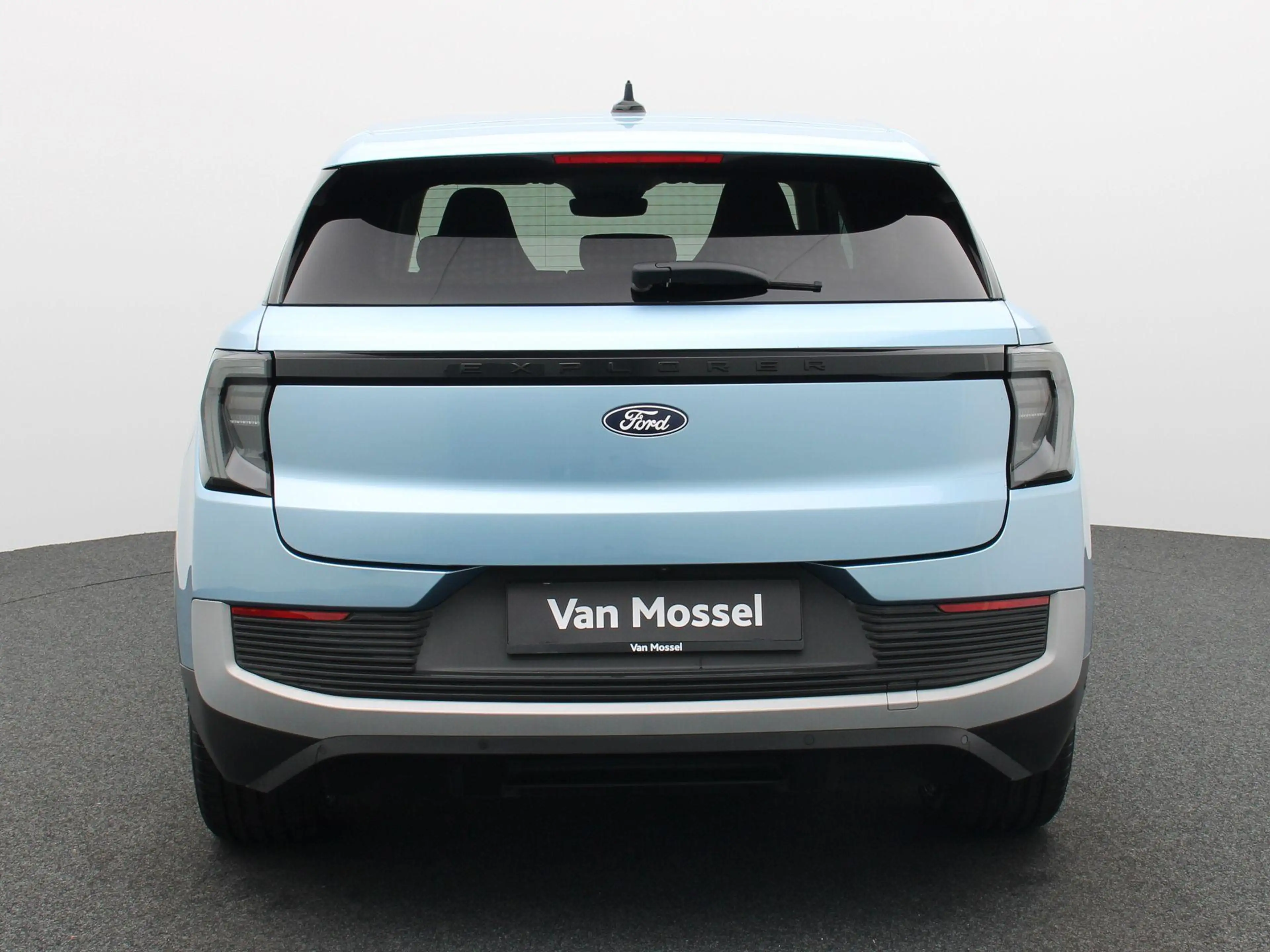 Ford Explorer Premium Extended Range RWD 77 kWh — photo 5