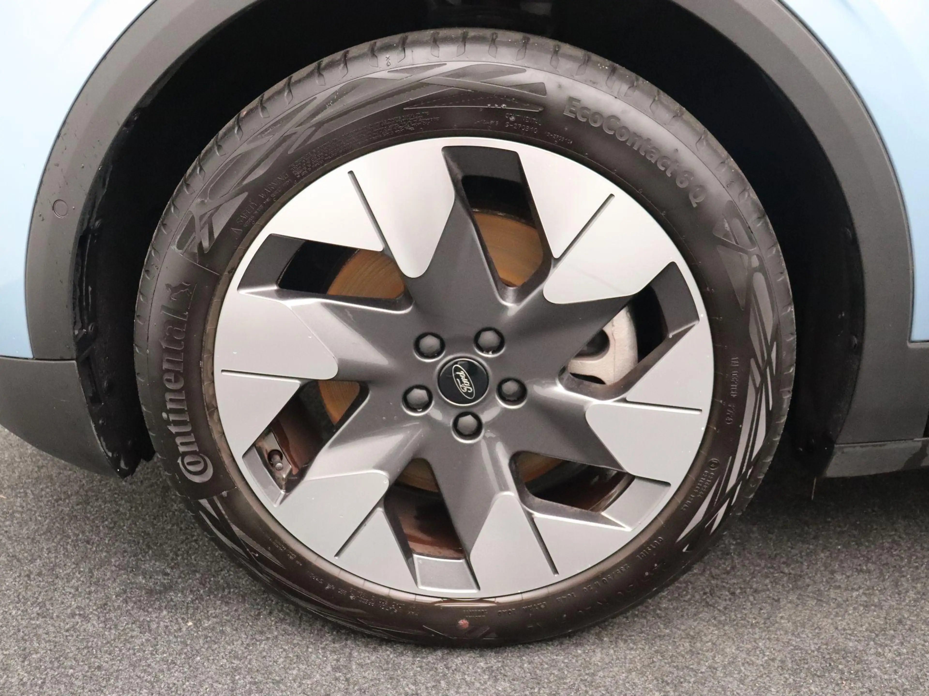 Ford Explorer Premium Extended Range RWD 77 kWh — photo 7
