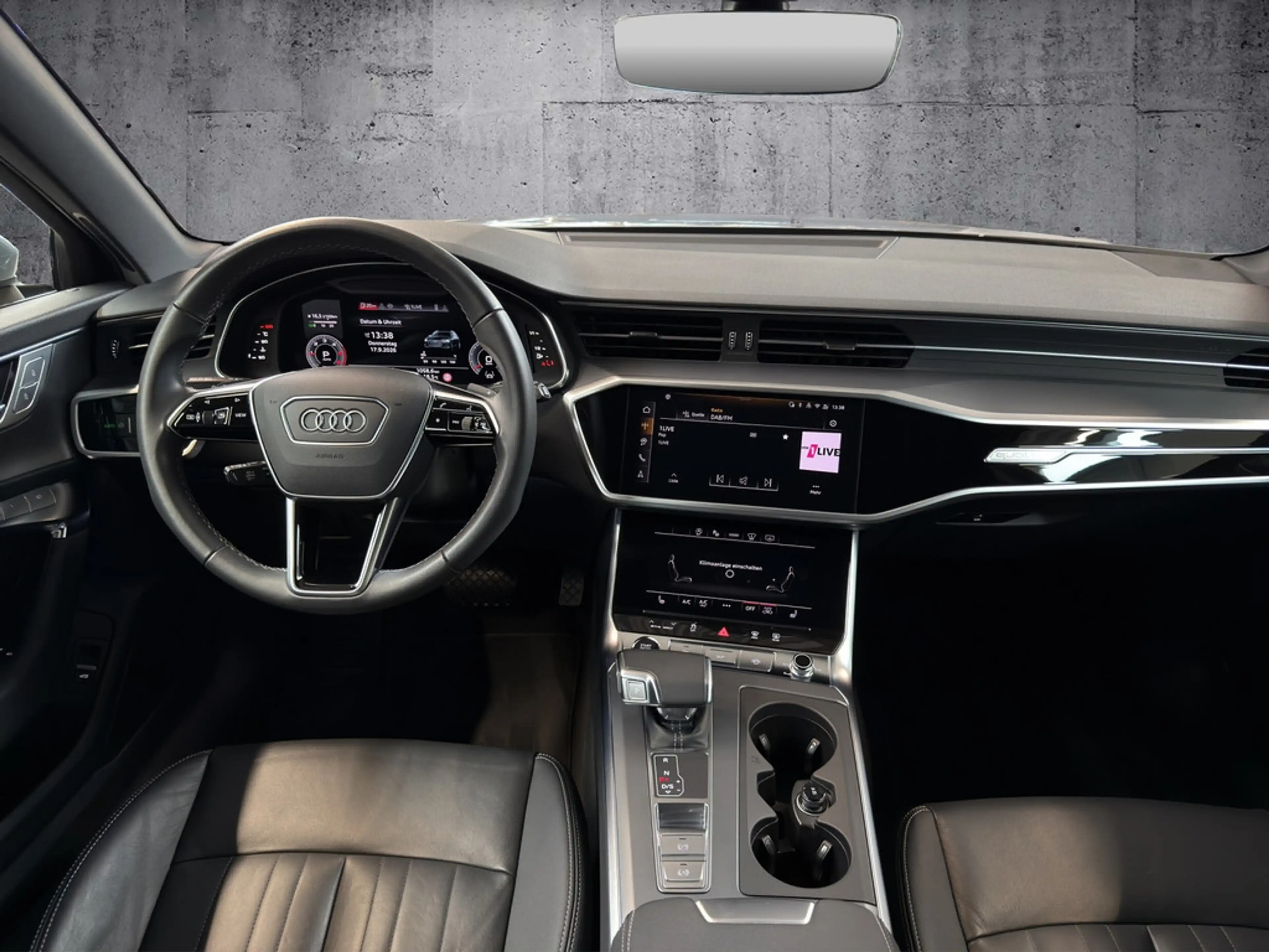 Audi A6 Avant 50 TDI quattro S line AHK+Matrix+Pano — photo 11