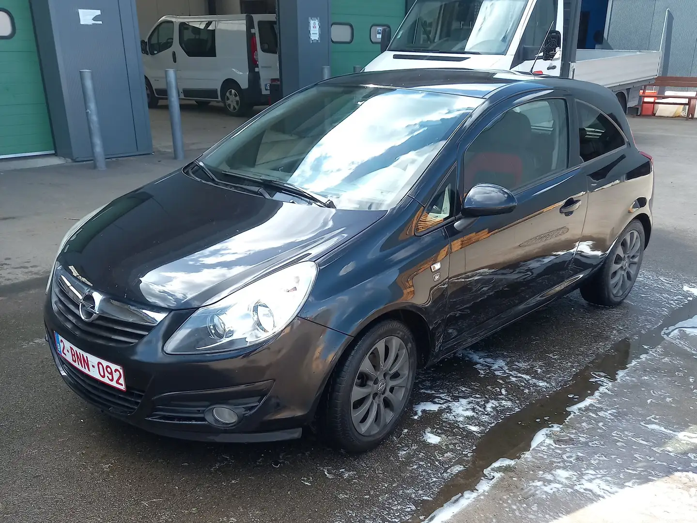 Opel Corsa 1.2i Enjoy Noir - 1