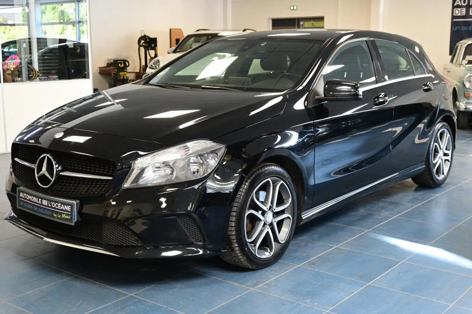 Mercedes-Benz A 200 200 d 7G-DCT Inspiration / Historique Complet Merc Negro - 1