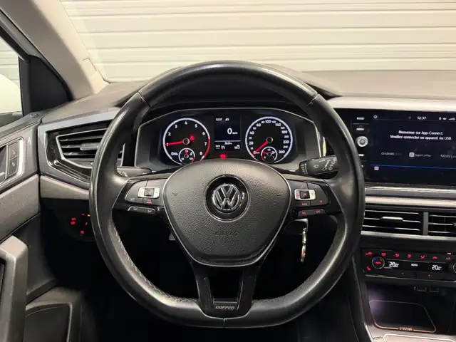 Volkswagen Polo view 11